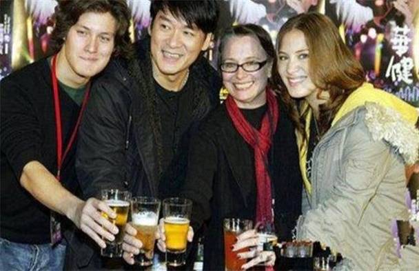 澳门6合开奖结果和周华健儿子结婚与周华健儿子结婚照片和结婚照