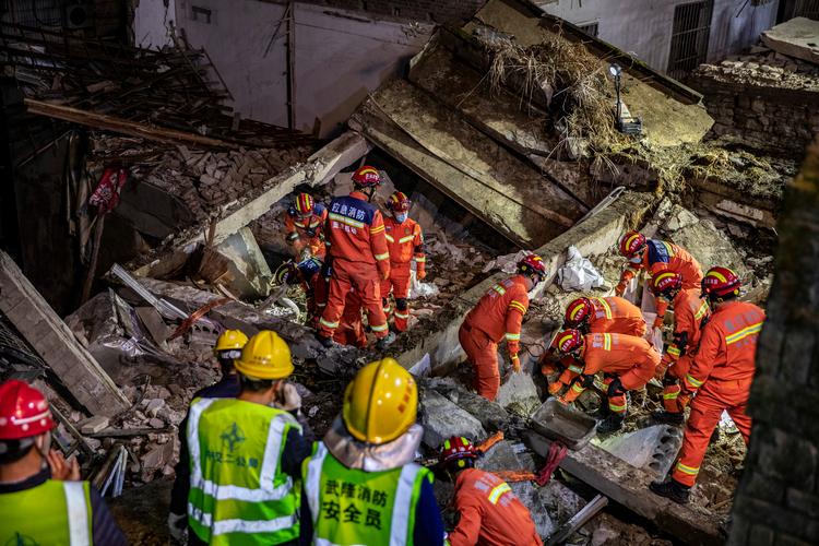 新澳门4949最新开奖记录和施工现场坍塌致3死与施工现场坍塌事故